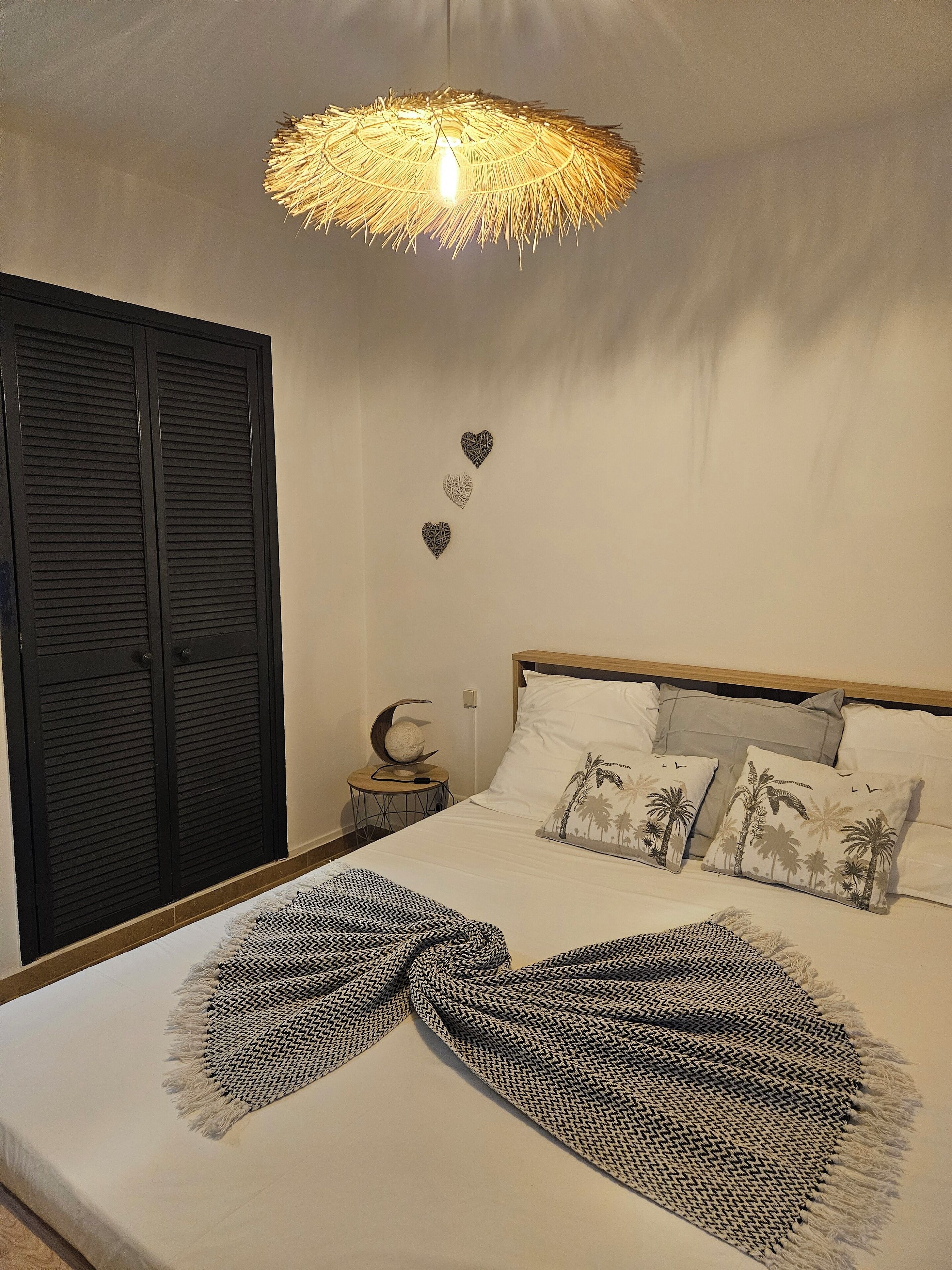 1 soverom, safe på rommet, strykejern/-brett og reiseseng for barn