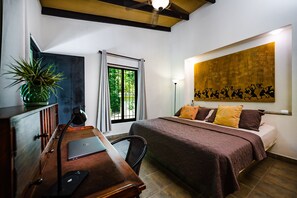 4 soverom, skrivebord, strykejern/-brett og wi-fi (inkludert)