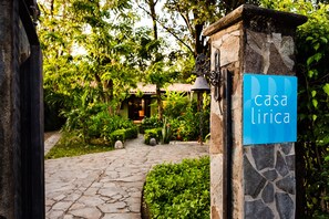 Exterior detail - Casa Lirica 4-Bedroom Home w/ Salt Water Pool @ Playa Grande Beach (Palm Beach Estates)