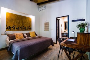 4 bedrooms, desk, iron/ironing board, free WiFi
