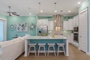 Fridge, microwave, oven, stovetop - Bella Bonita by AvantStay | Pool, Peloton & Bikes, Golf Cart (Santa Rosa Beach)