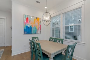 Dining - Bella Bonita by AvantStay | Pool, Peloton & Bikes, Golf Cart (Santa Rosa Beach)