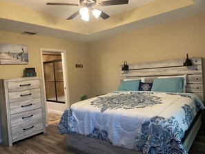 4 bedrooms, iron/ironing board, free WiFi, bed sheets - Cozy Costal Condo (Corpus Christi)