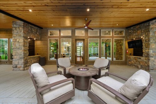 Strawberry Wine -Pool Table, Custom Swing Set,EV Charger