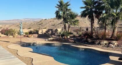 Private Pool Home minutes to Laughlin Casinos, Colorado river, Lake Mohave.