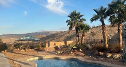 Private Pool Home minutes to Laughlin Casinos, Colorado river, Lake Mohave.