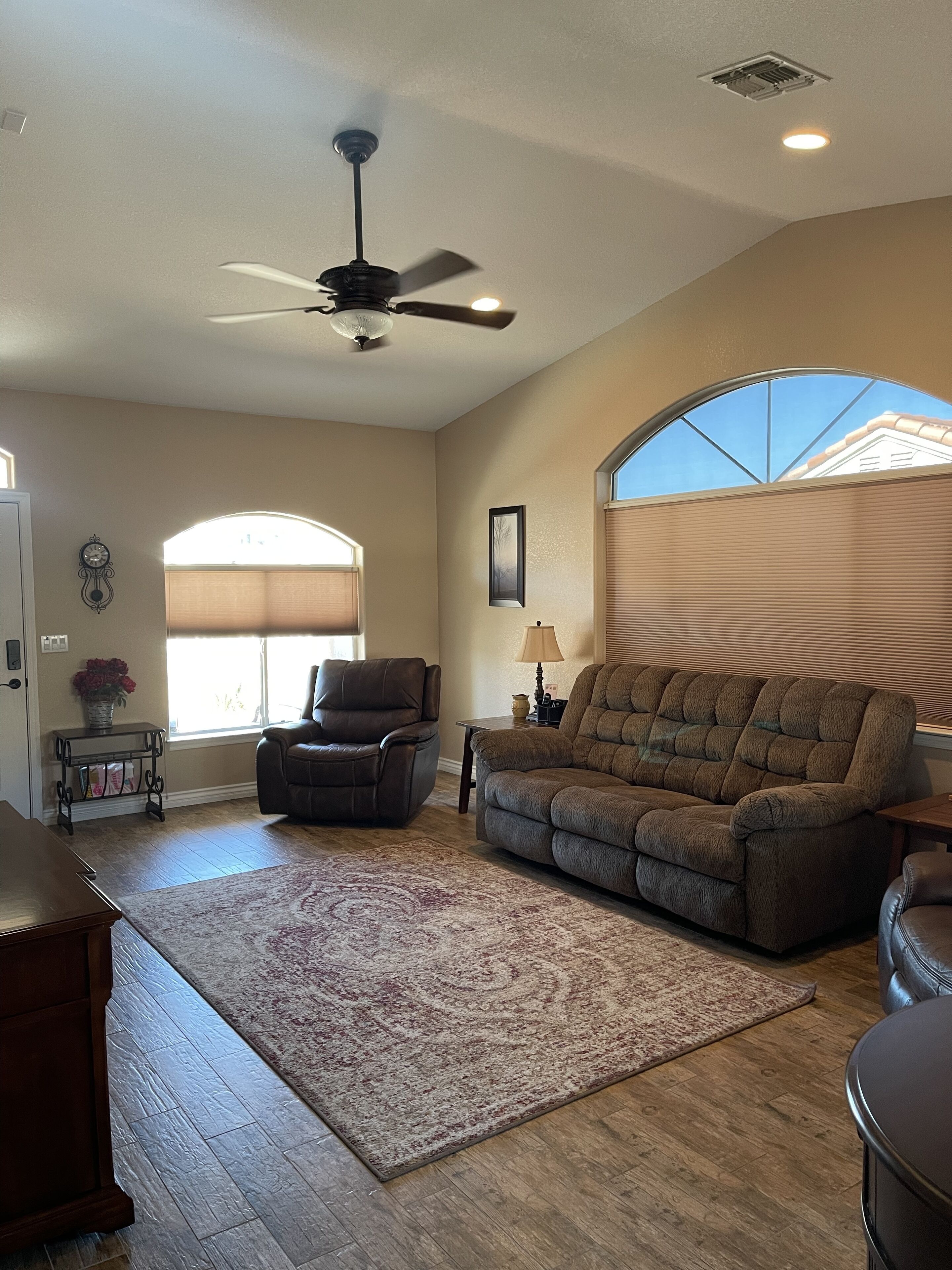 Pool Home within minutes to Laughlin Casinos, Colorado river, Lake Mohave.