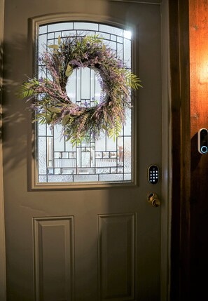 Interior - Luxury retreat with a swim spa and game room! (Richland Hills)