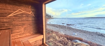 Oceanfront Getaway: Storms, Sauna (add on), Fireplace & Hot Tub (Pet Friendly)