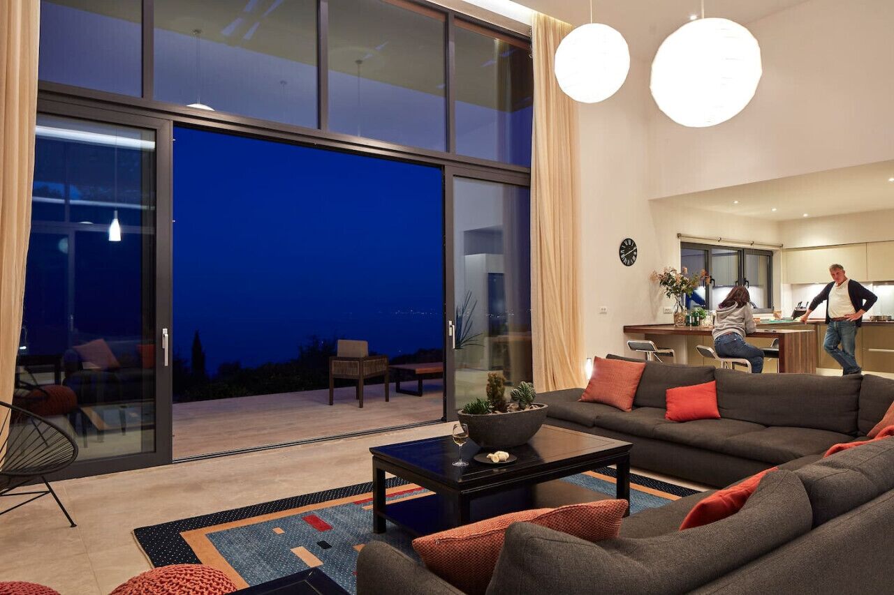 Smart TV, stereo, offices