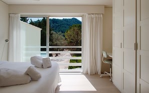 6 soverom, strykejern/-brett, reiseseng for barn og wi-fi (inkludert)