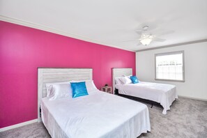 2 bedrooms, desk, iron/ironing board, free WiFi - LOCATION Beautiful Updated 4-Plex in Galleria Area (Houston)