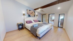 2 habitaciones, cuna de viaje, wifi gratis y ropa de cama