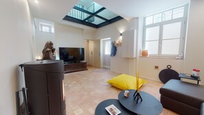Interior - Grignan Provencal Tower – Stunning Views & Elegant Stay (Grignan)