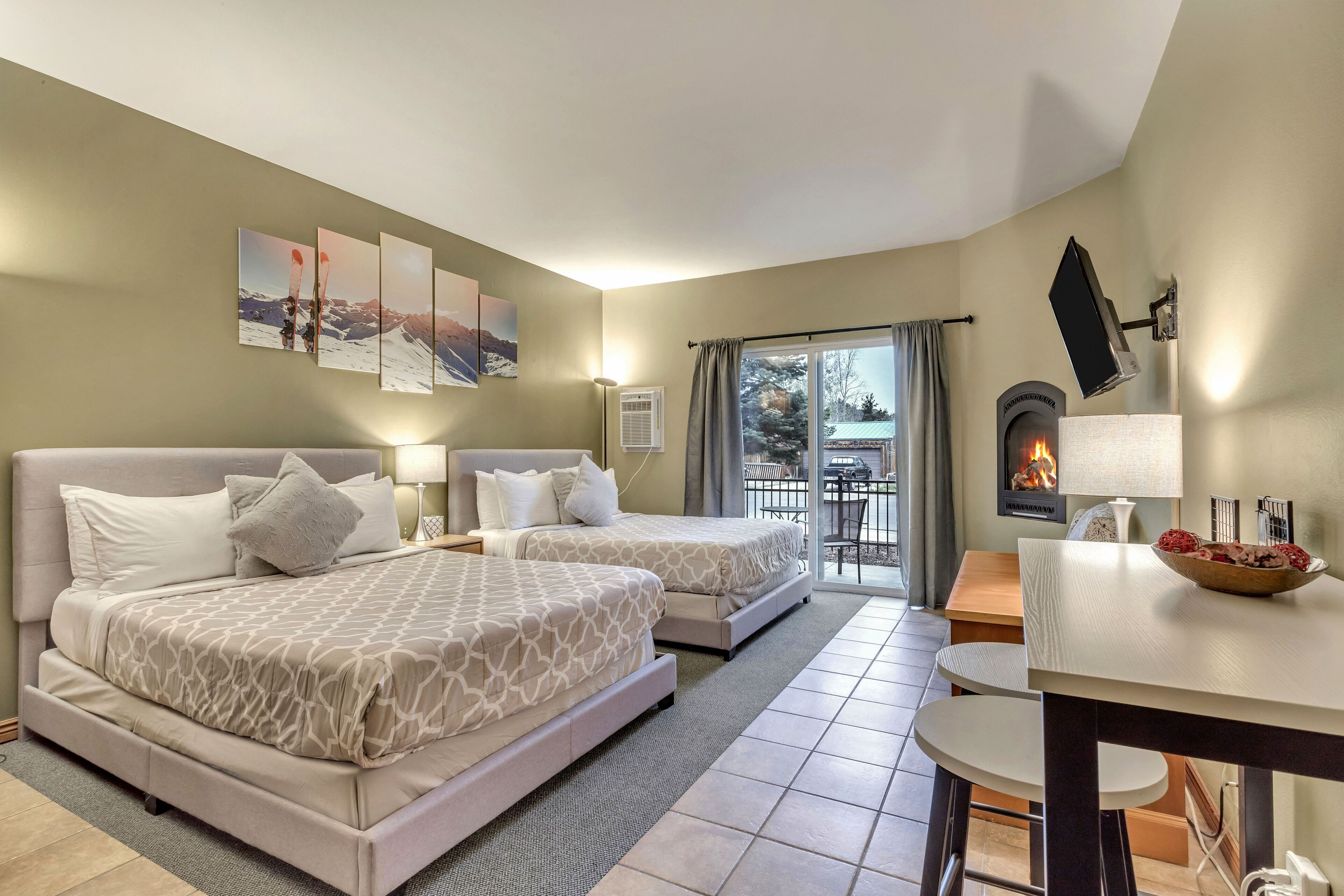 1 habitación, tabla de planchar con plancha, wifi gratis y ropa de cama 