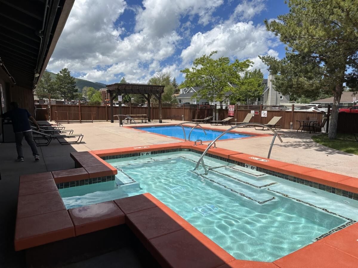 Piscine extérieure, piscine chauffée
