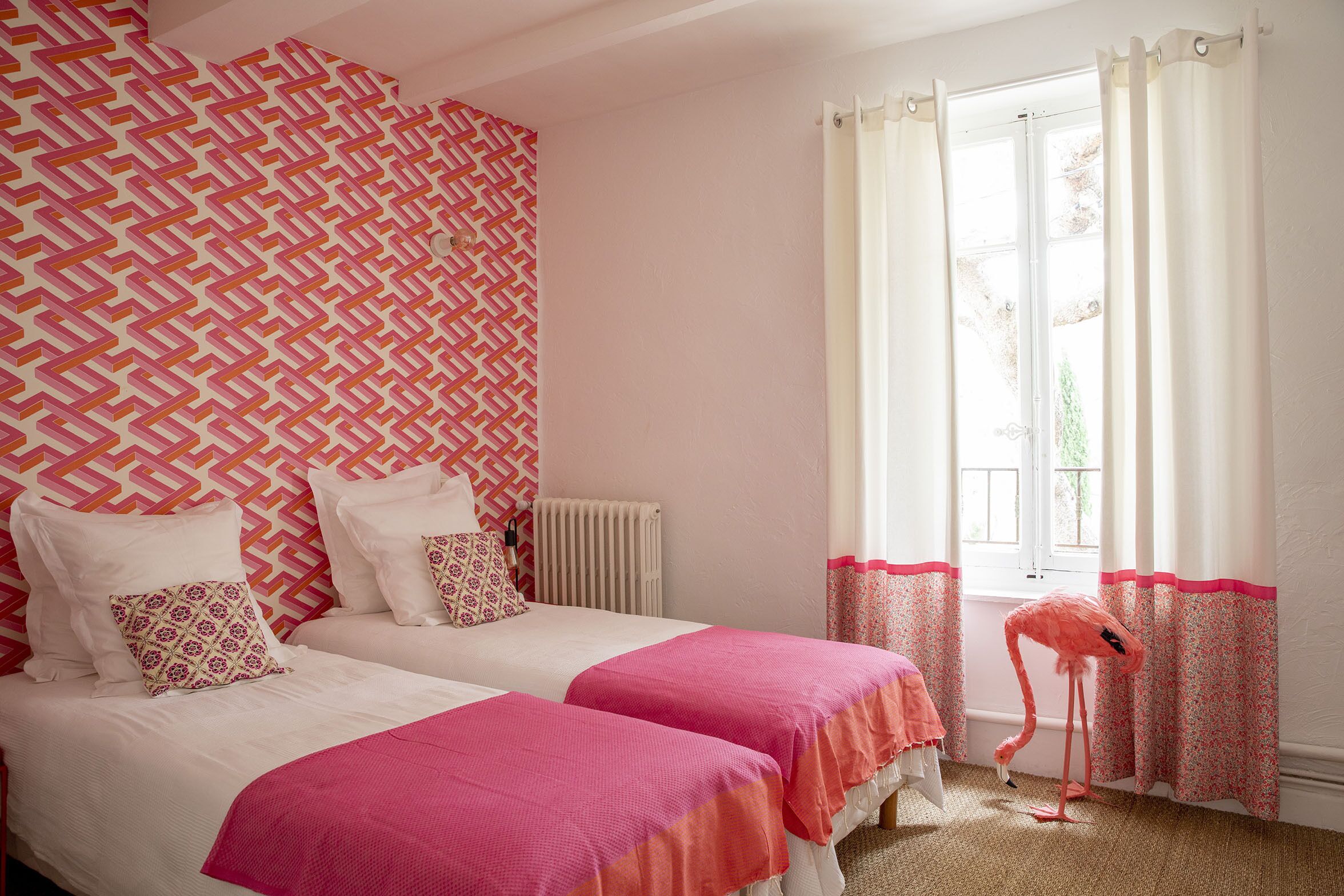 Charming Provence estate for groups of up to 45 people, swimming pools, park, activities