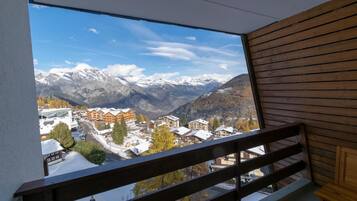 Apartemen (1 Bedroom) | Balkon