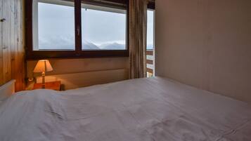 Apartment (2 Bedrooms) | 2 bedrooms, free WiFi, individually furnished