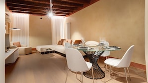 Luxury Apartment | Living area - 1881 Luxury Suites (Verona)