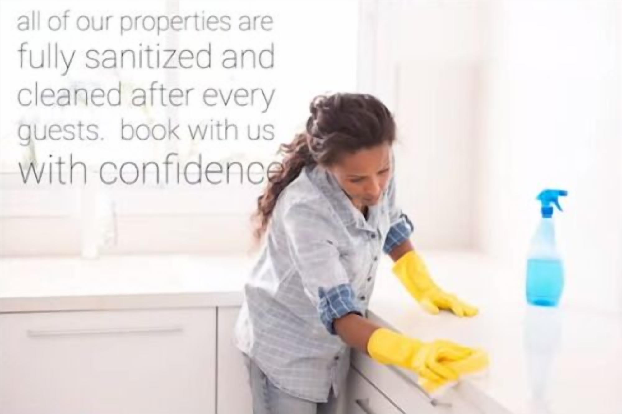 Game Room♚King Bed ✩ Fenced Yard ✩ 8 Miles to Post and Pet Friendly