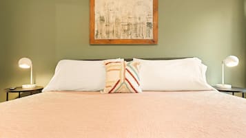 4 Schlafzimmer, Betten mit Memory-Foam-Matratzen, Schreibtisch