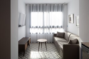 Leilighet – standard | Oppholdsområde | TV