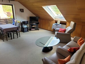 Fernseher, Stereoanlage