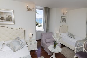 Minibar, in-room safe, individually decorated, desk - Deluxe Collection Hotel Kastel (Split)