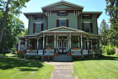 76 Baseball Apartment - Cozy Apartment in Village of Cooperstown