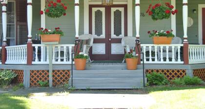 76 Baseball Apartment - Cozy Apartment in Village of Cooperstown