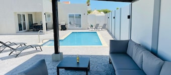New villa for 6 pes. with private pool