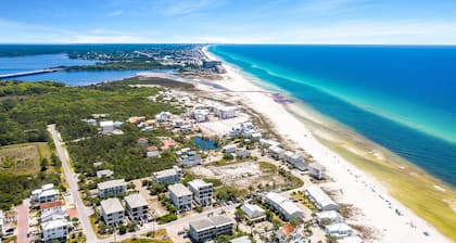 Good Day Getaway— gulf-views w/private pool, minutes walk to beach, Bikes
