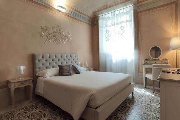 1 bedroom, in-room safe, desk, WiFi