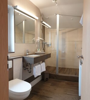 Suite, baño privado (2 Schlafräume) | Baño