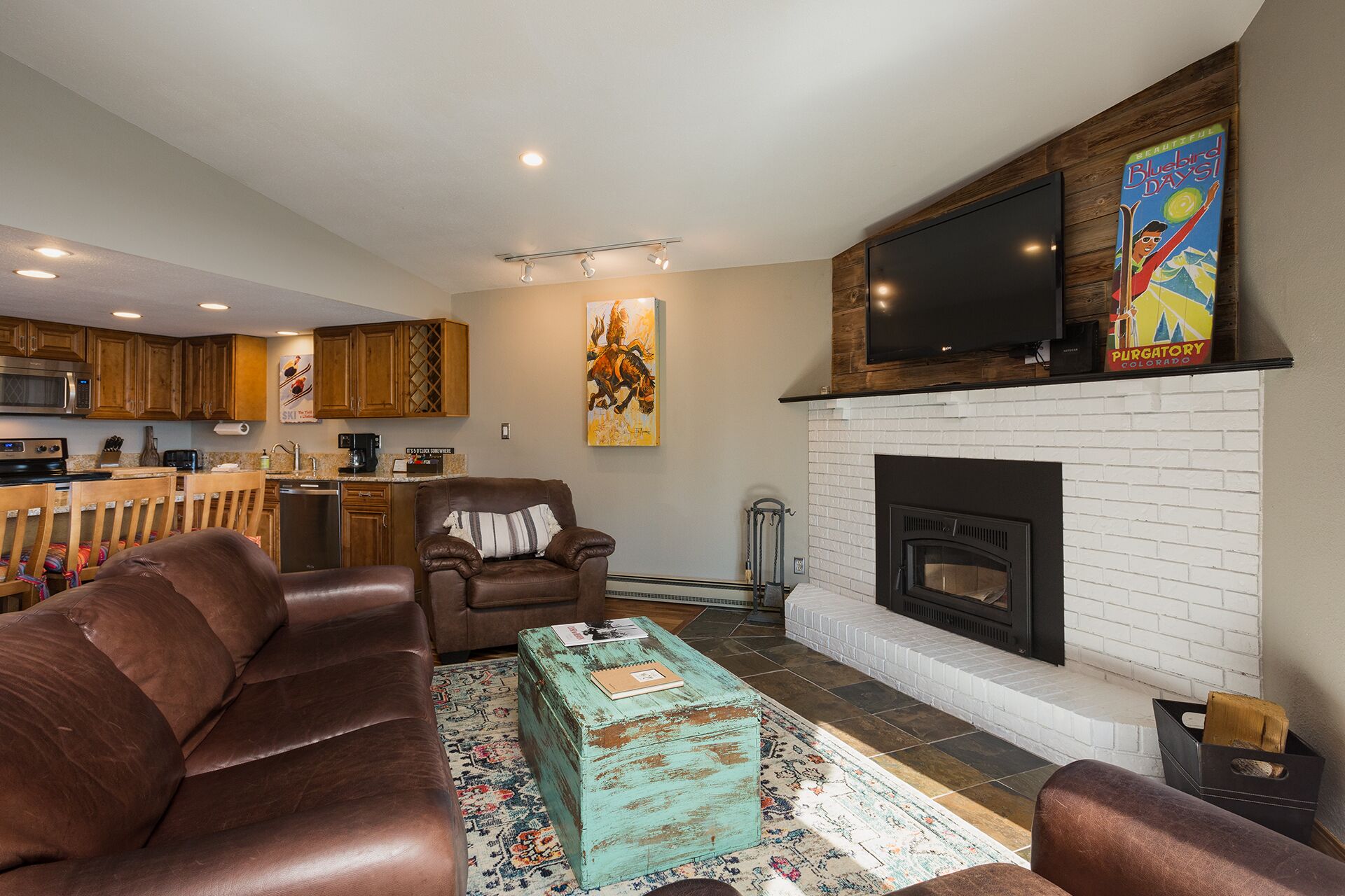 Open Concept Luxury Condo - Huge Deck w/Fire Pit & Views -Steps to the Slopes
