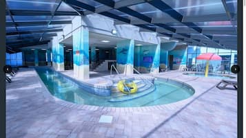 Piscine couverte, piscine extérieure