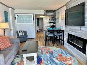 Smart TV, fireplace