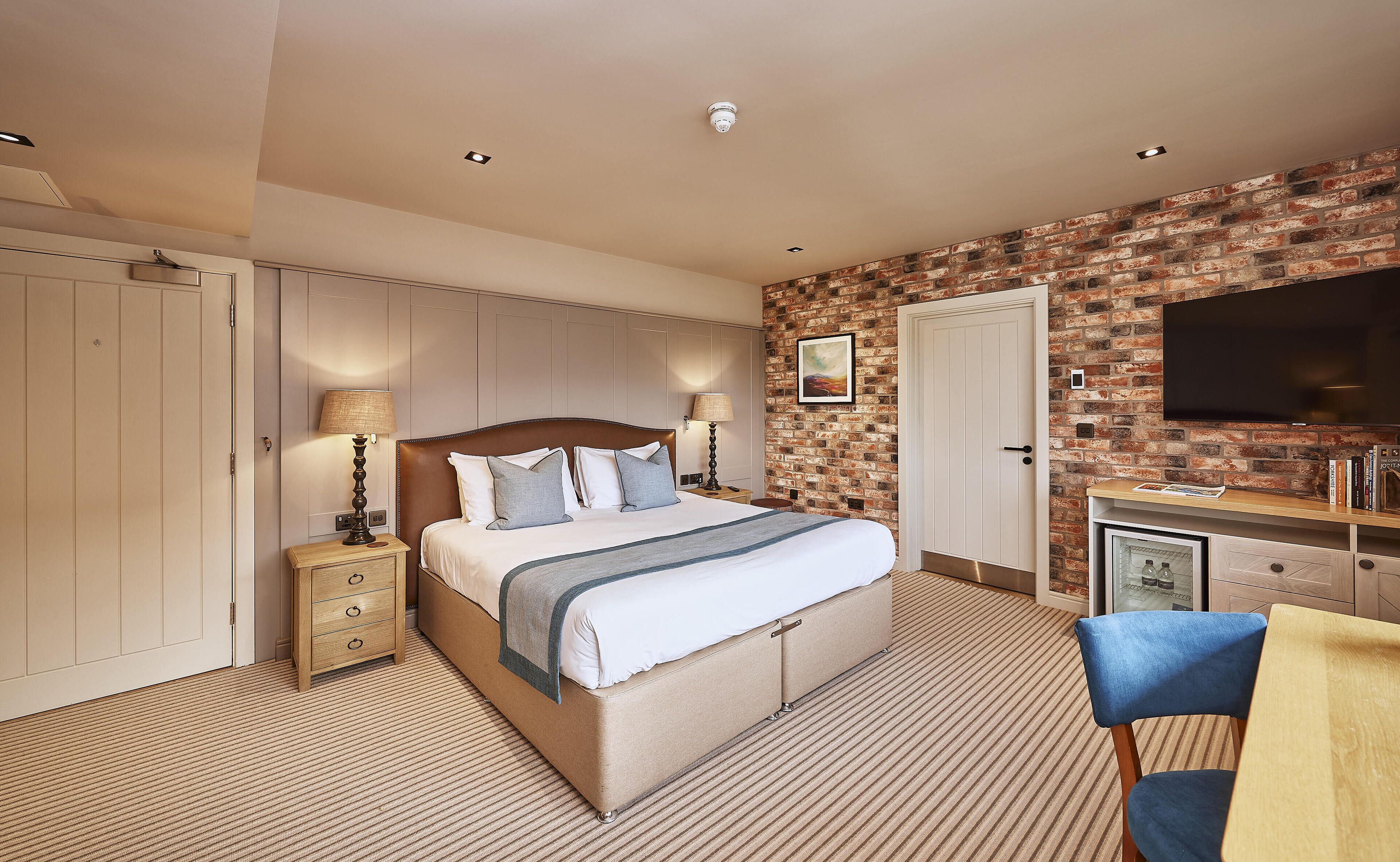 superior double room | iron/ironing board, free wifi, bed sheets