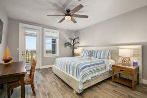 3 bedrooms, free WiFi, bed sheets - Sail On- Ocean Views -Located Near the Beach Club (Galveston)