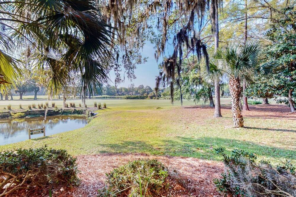Lagoon and Golf Course Views!