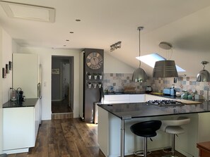 Fridge, microwave, oven, stovetop - LUXURY APARTMENT 80m2 JACUZZI PRIVÉ - aux Houches (Les Houches)