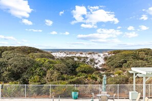Property grounds - Book the Holidays! Beachside 7! Beachfront In Watercolor! 3 Adult Bikes! (Santa Rosa Beach)