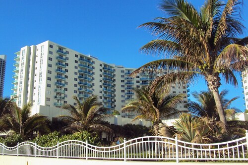 🔆Luxury Beach condo Ocean view 2 BDR @TIDES RESORT