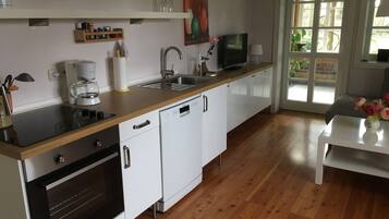 Kühlschrank, Ofen, Herdplatte, Geschirrspüler