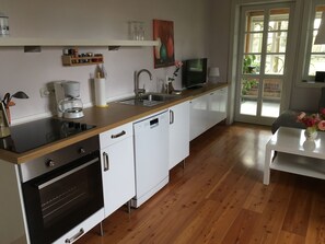 Refrigerador, horno, parrilla de estufa y lavavajillas 