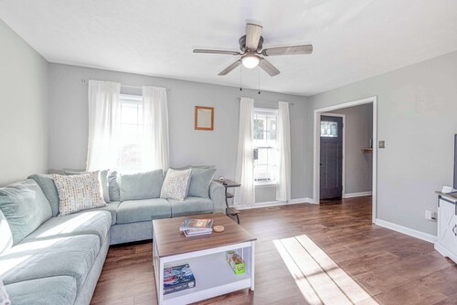 Spacious Split Level 4BR Home Near Fort Bragg