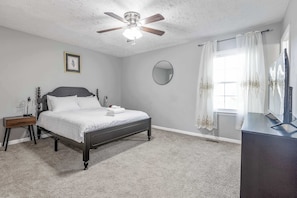 4 soverom, strykejern/-brett, wi-fi og sengetøy