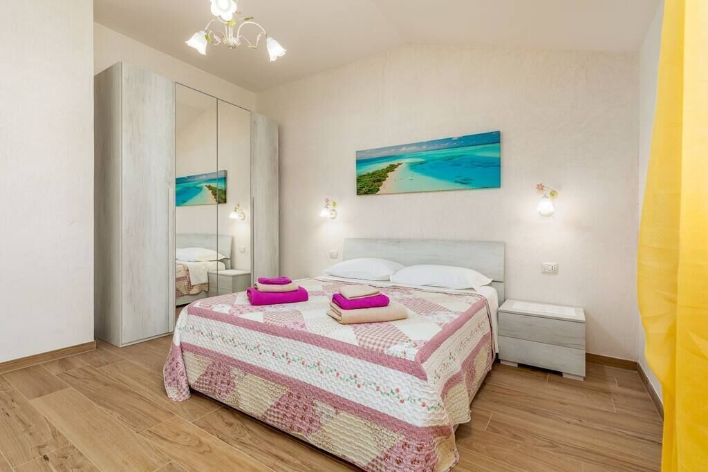 3 chambres, fer et planche à repasser, Wi-Fi, draps fournis