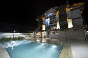 Seasonal outdoor pool